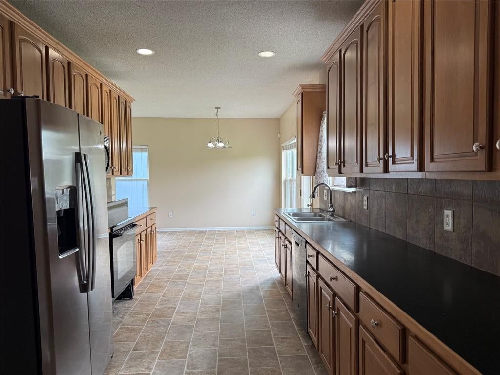 1015 Tamarisk Drive — photo 7