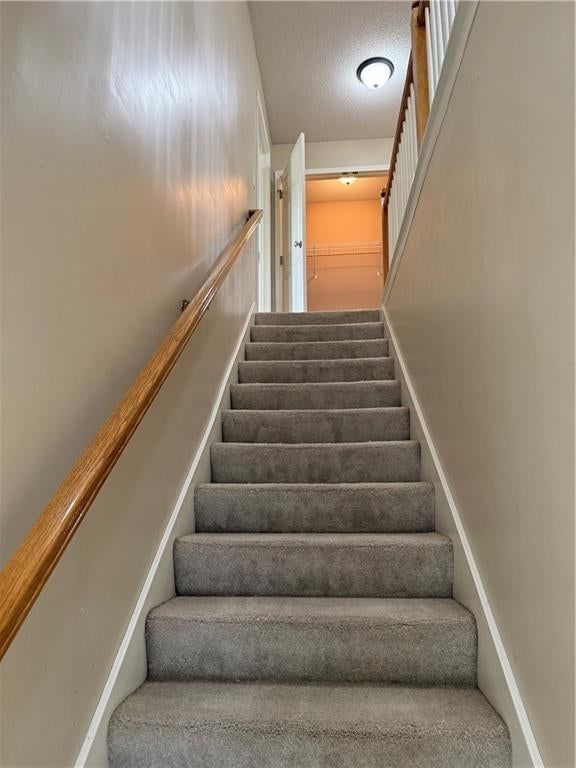 1015 Tamarisk Drive — photo 11