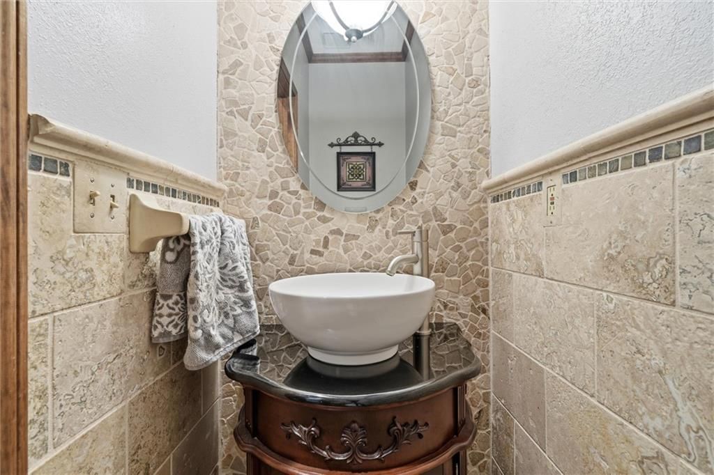 12724 Catalina Street — photo 23