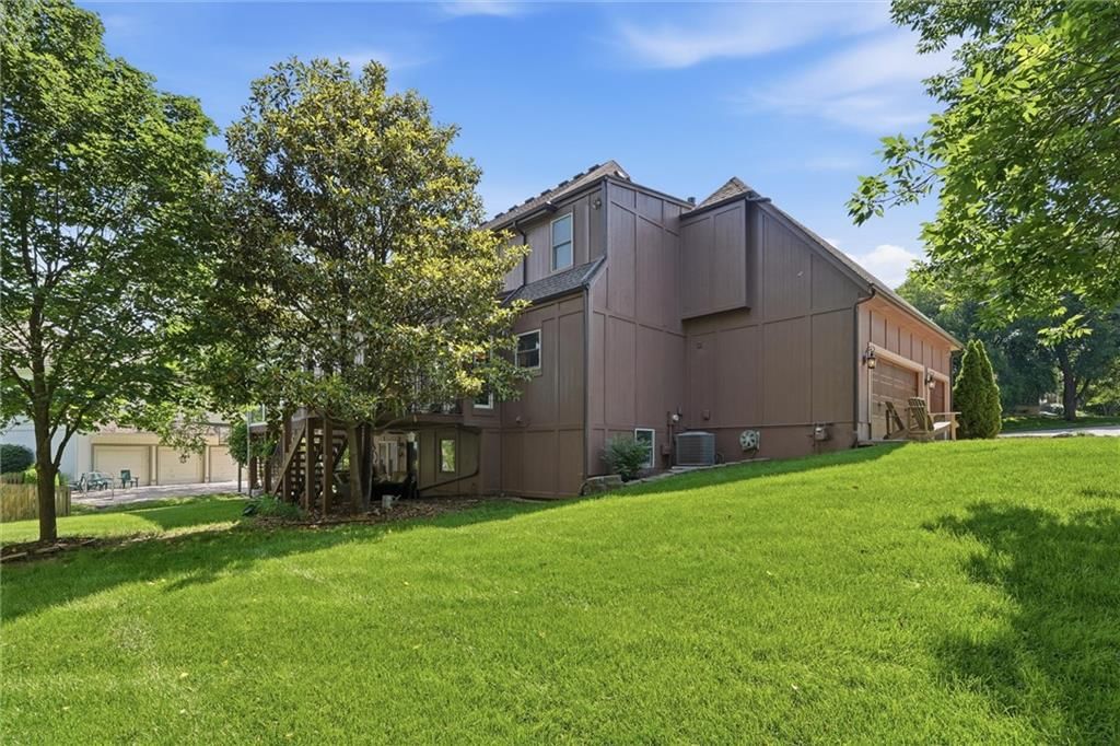 12724 Catalina Street — photo 47