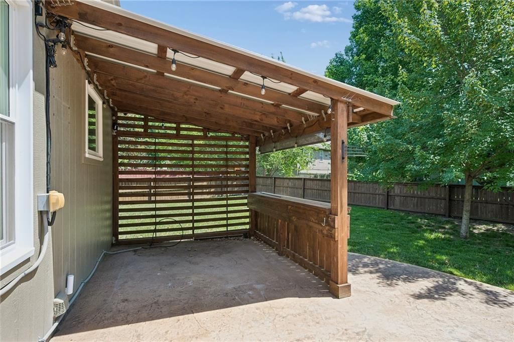 20929 Maple Terrace — photo 32
