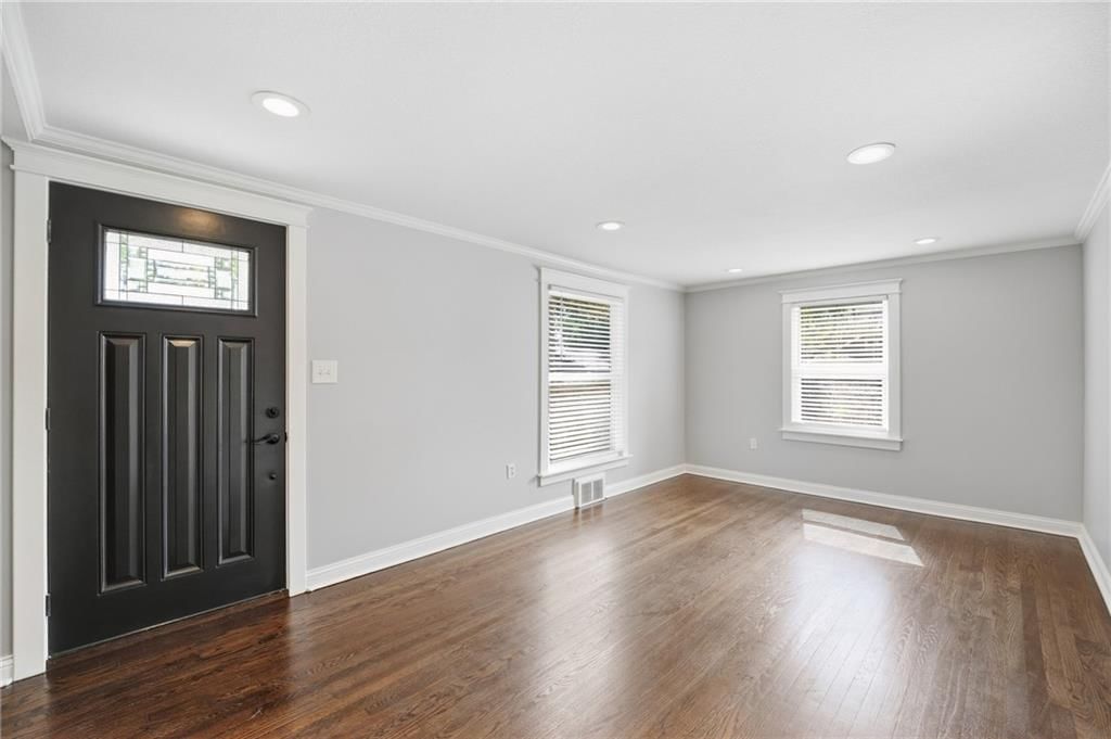 Photo 3 of 44 - 7744 Grand Avenue, Kansas City, MO 64114