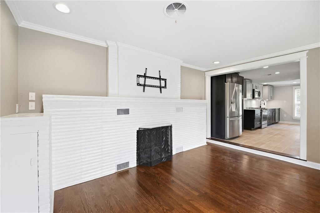 Photo 6 of 44 - 7744 Grand Avenue, Kansas City, MO 64114