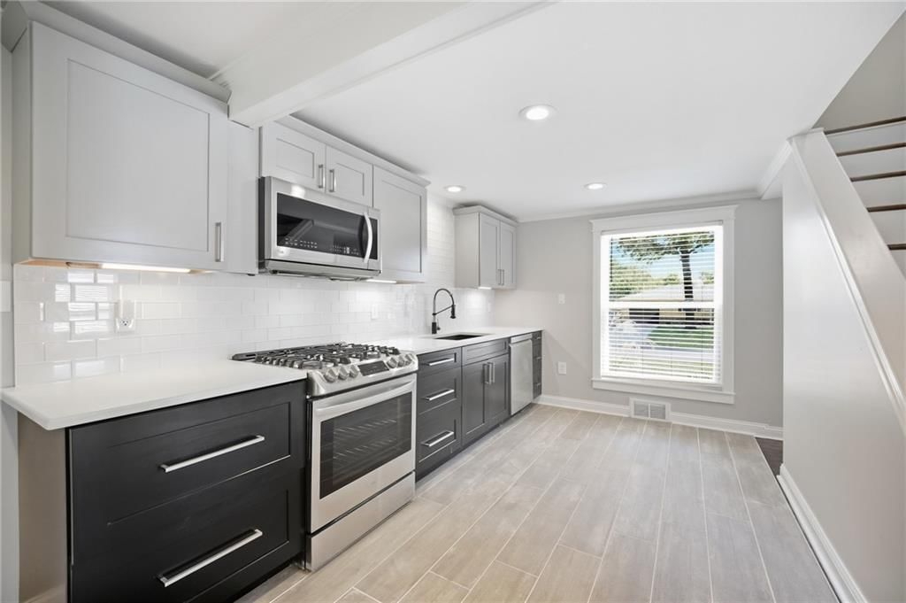 Photo 8 of 44 - 7744 Grand Avenue, Kansas City, MO 64114