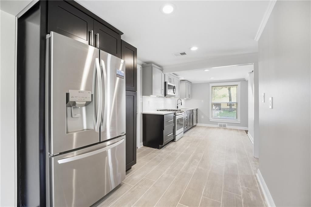 Photo 10 of 44 - 7744 Grand Avenue, Kansas City, MO 64114