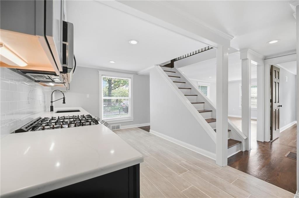 Photo 11 of 44 - 7744 Grand Avenue, Kansas City, MO 64114