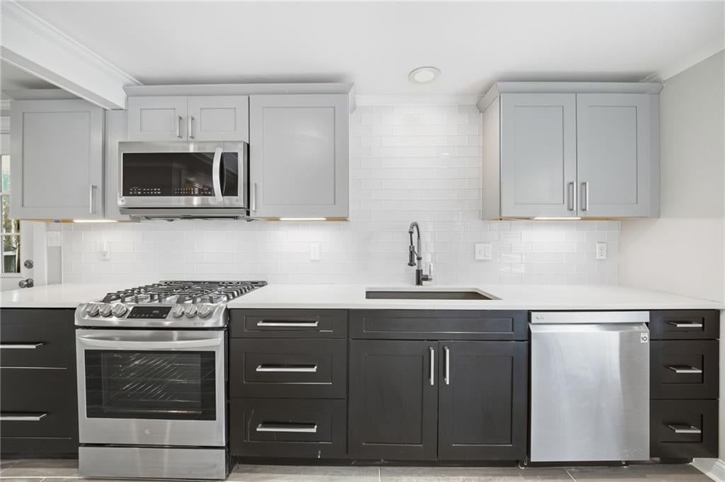 Photo 12 of 44 - 7744 Grand Avenue, Kansas City, MO 64114