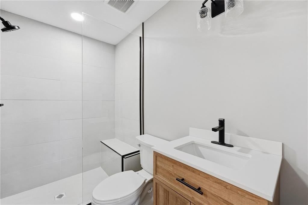 Photo 23 of 44 - 7744 Grand Avenue, Kansas City, MO 64114