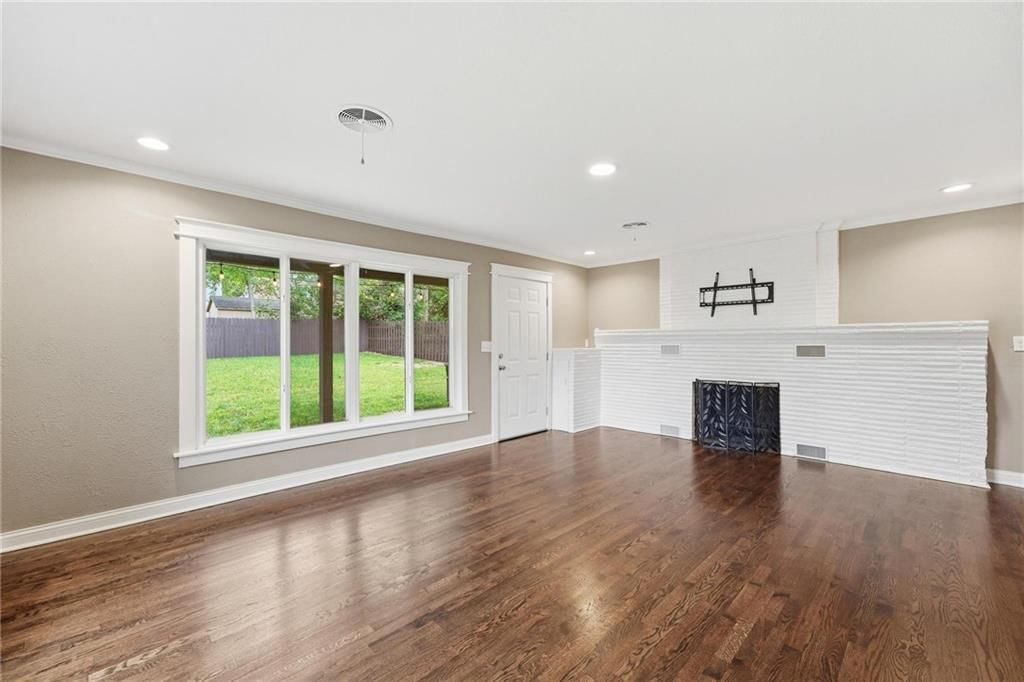 Photo 32 of 44 - 7744 Grand Avenue, Kansas City, MO 64114
