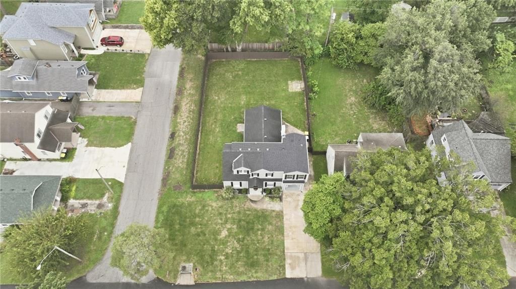Photo 39 of 44 - 7744 Grand Avenue, Kansas City, MO 64114
