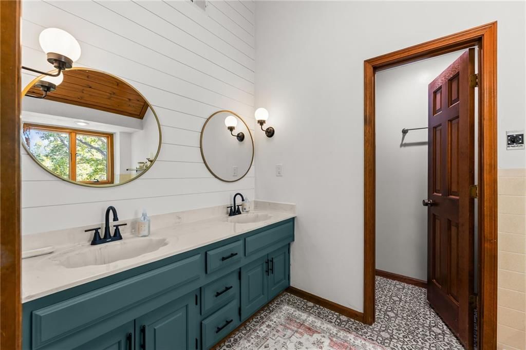 8426 Woodson Place — photo 23