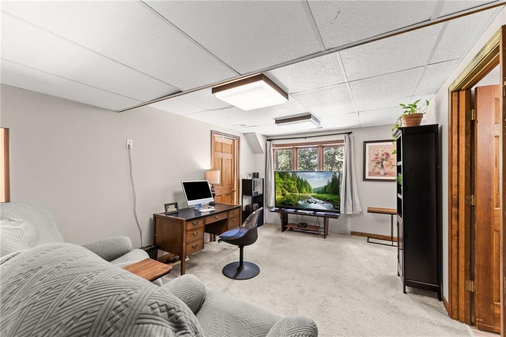8426 Woodson Place — photo 37