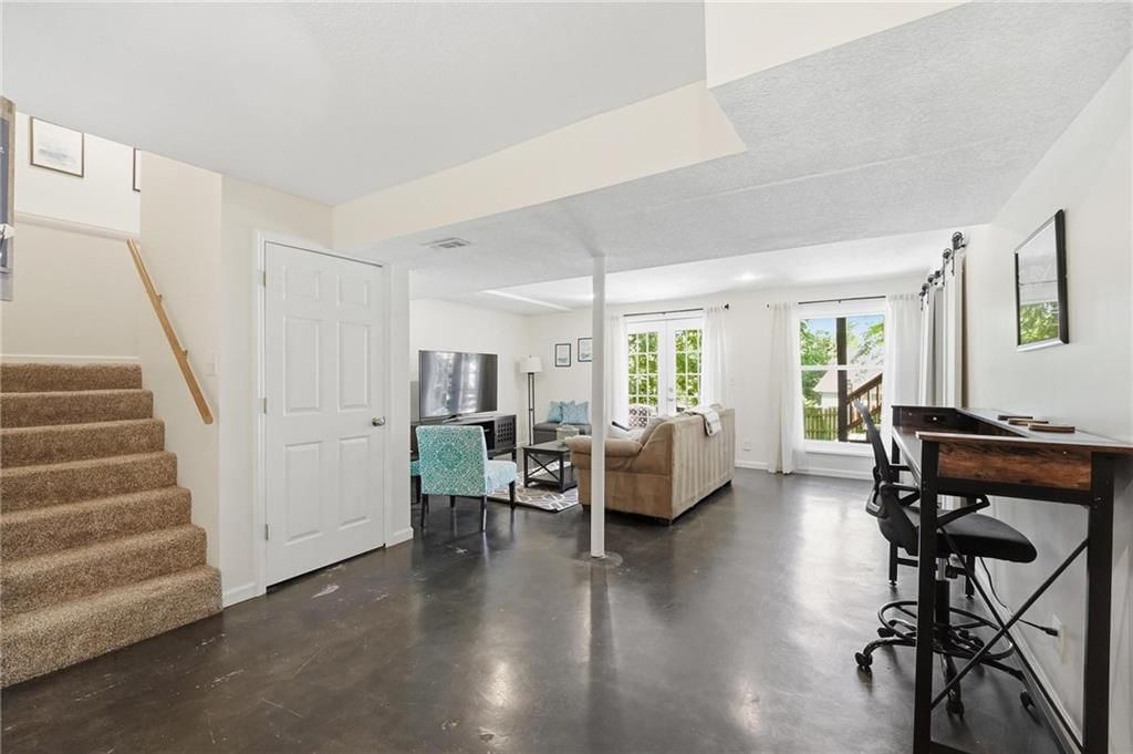 8126 NW Tipton Avenue — photo 33