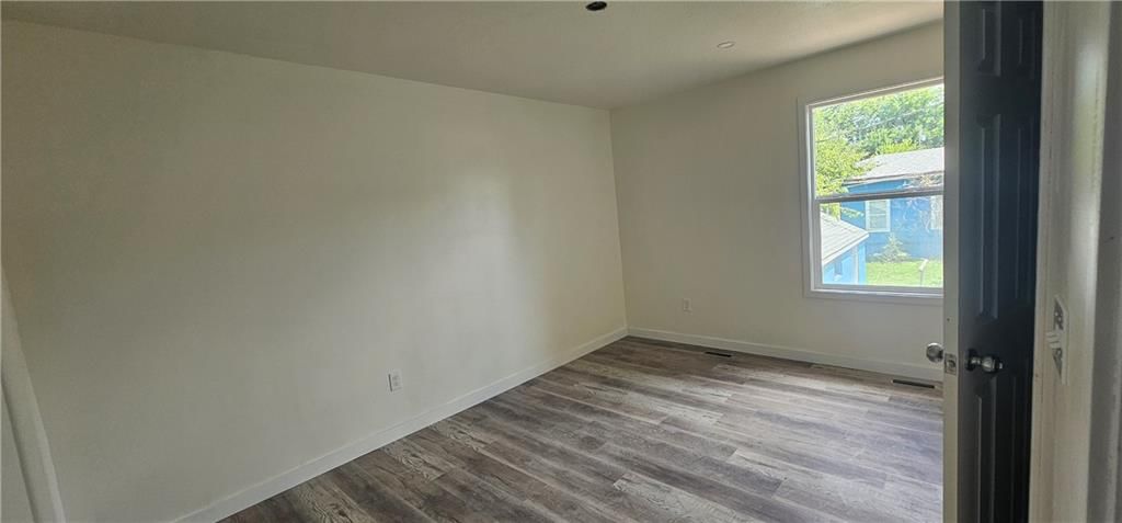1103 S Kings Highway — photo 9