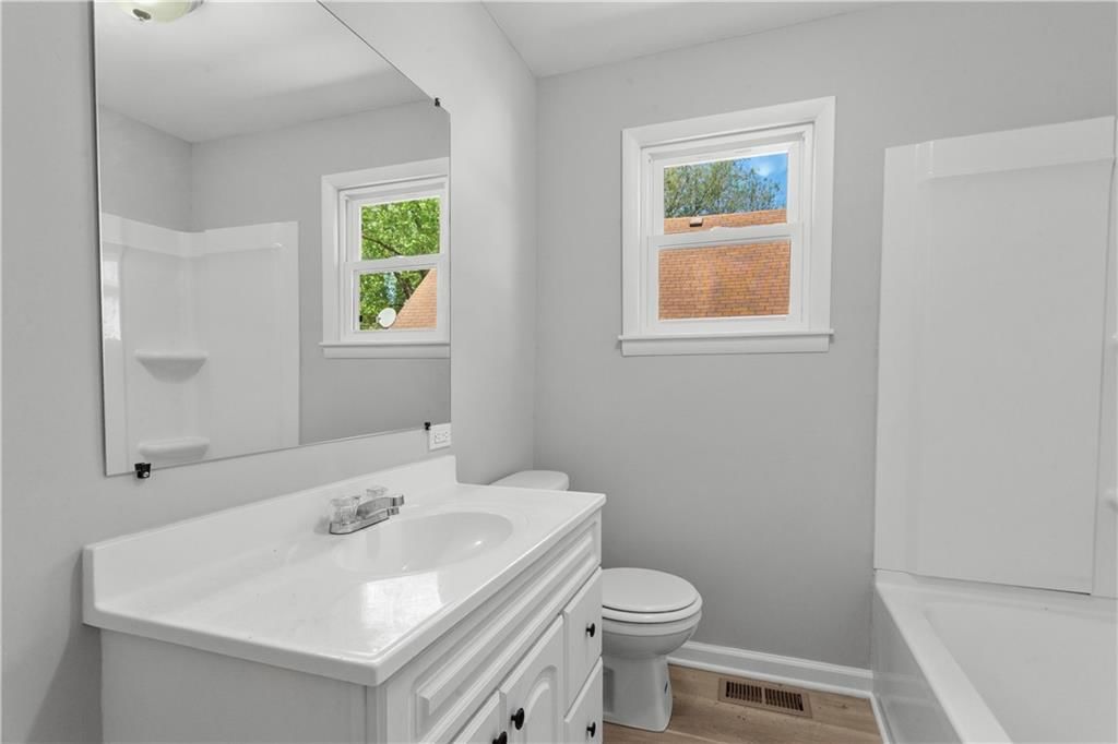536 S Evanston Avenue — photo 16