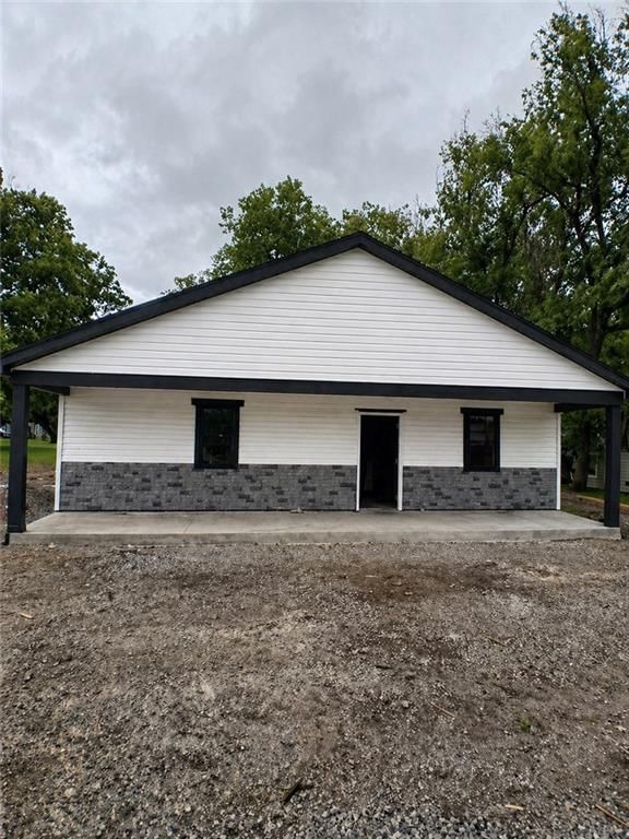 504 E Dakota Street — photo 1