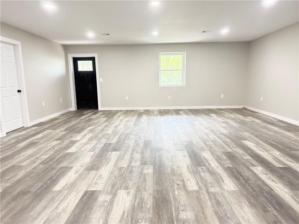 504 E Dakota Street — photo 2