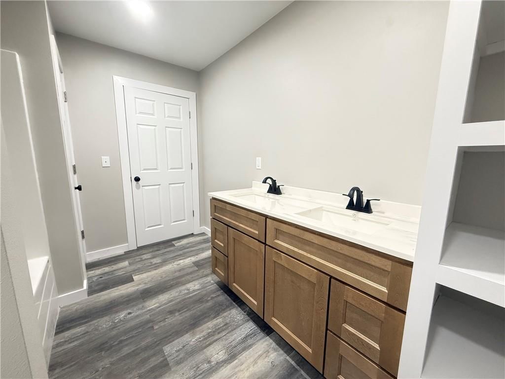 504 E Dakota Street — photo 11