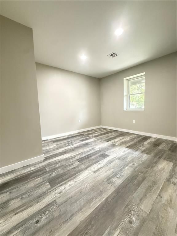 504 E Dakota Street — photo 12