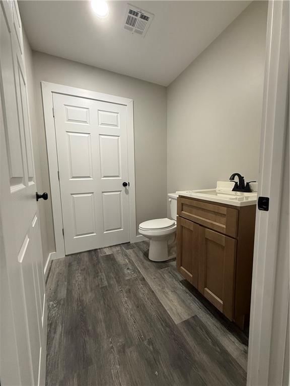 504 E Dakota Street — photo 17