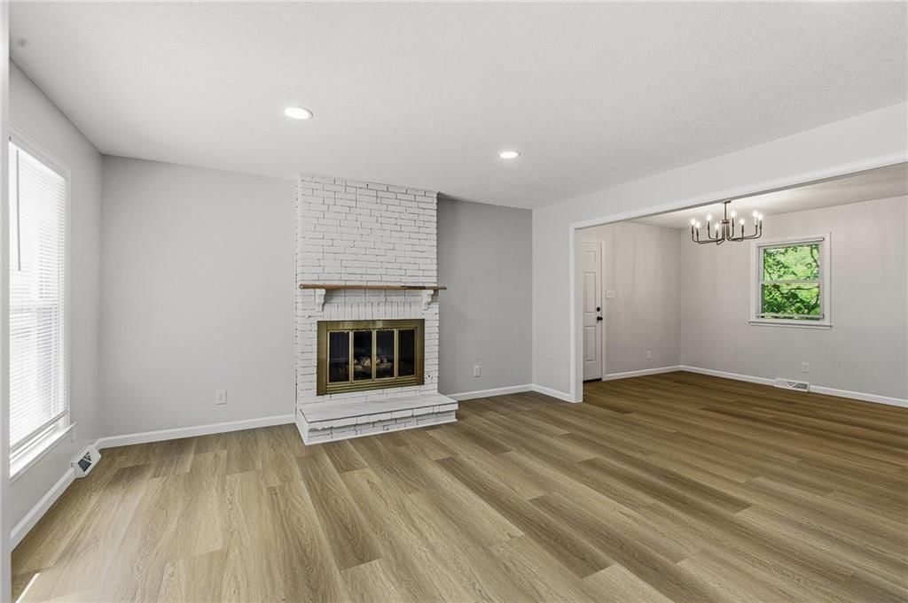 5220 Lakewood Street — photo 7