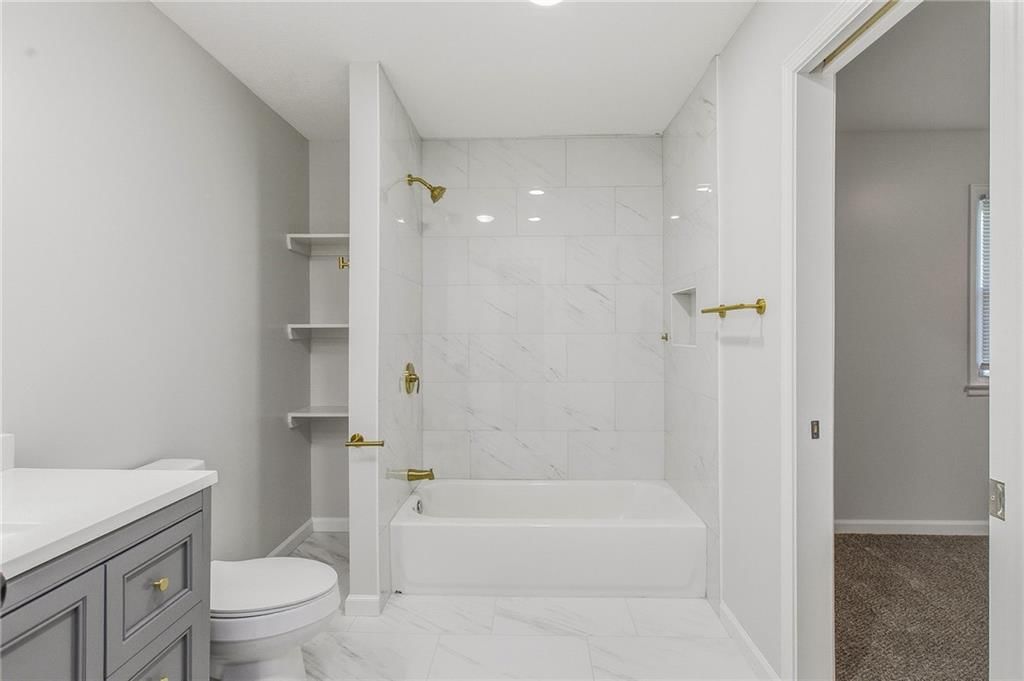 5220 Lakewood Street — photo 18