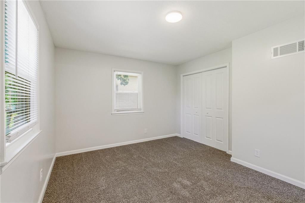 5220 Lakewood Street — photo 22