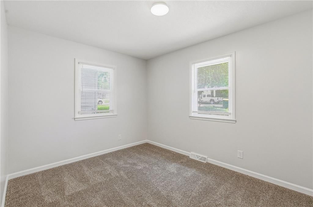 5220 Lakewood Street — photo 24