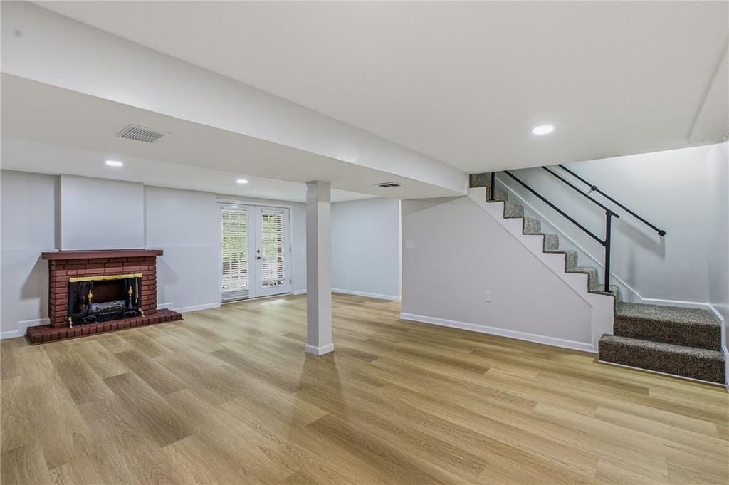 5220 Lakewood Street — photo 27