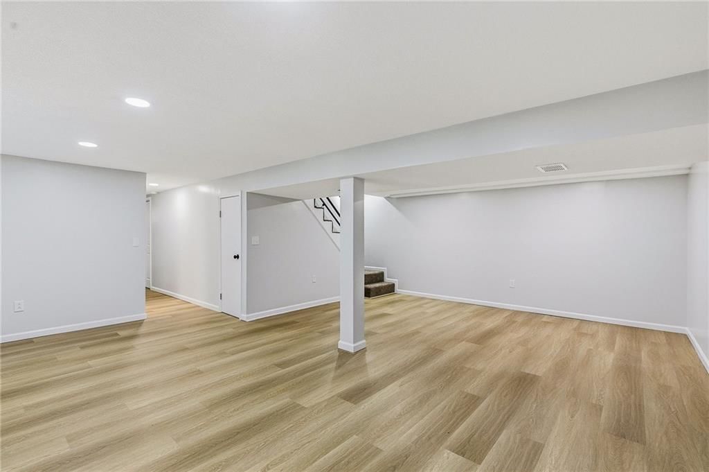 5220 Lakewood Street — photo 29