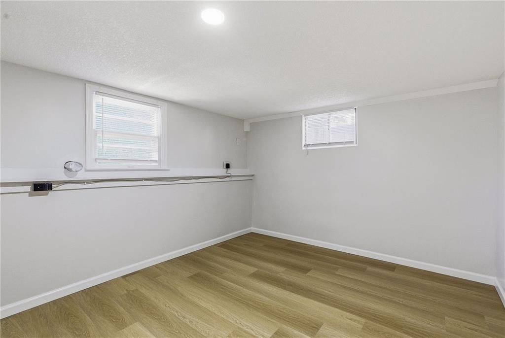 5220 Lakewood Street — photo 32