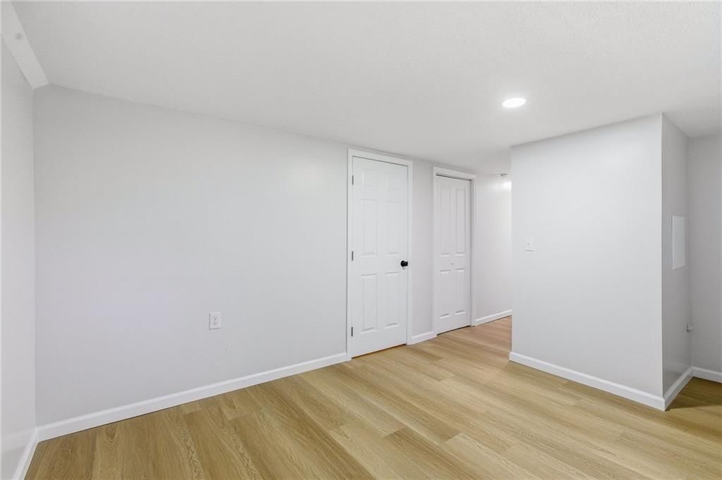 5220 Lakewood Street — photo 34