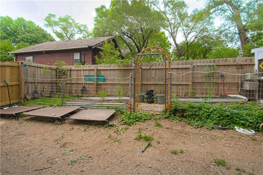 Photo 34 of 35 - 5431 Klamm Road, Kansas City, KS 66106