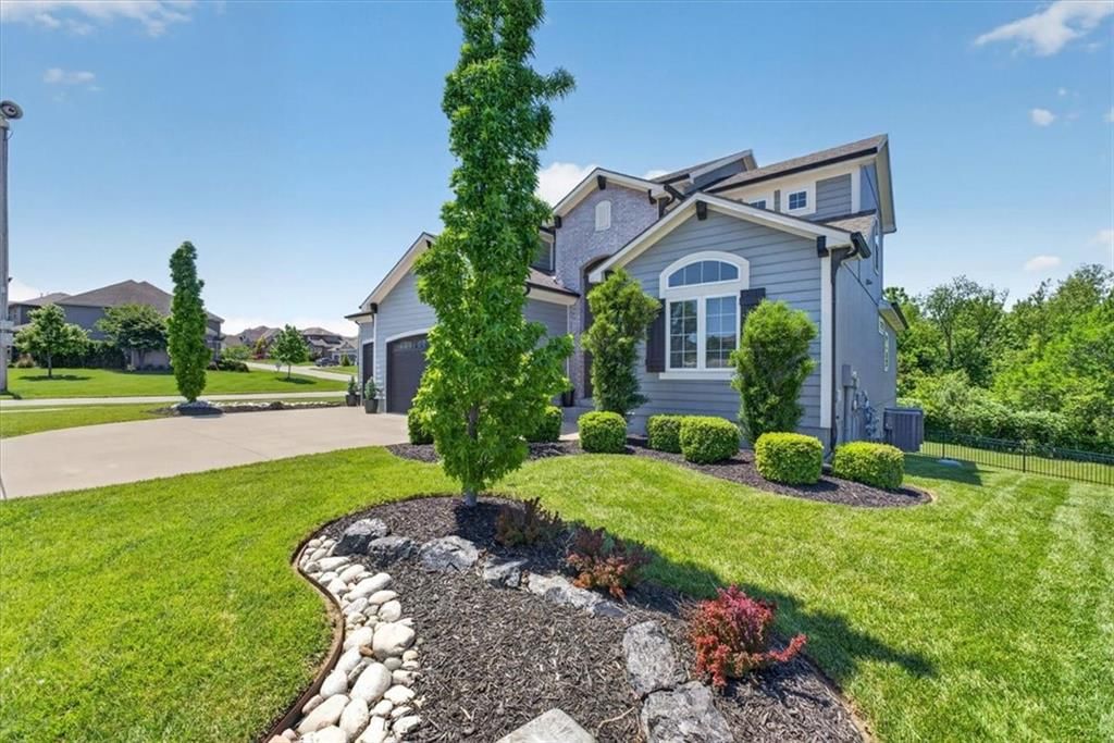1016 Bridgeshire Drive — photo 4