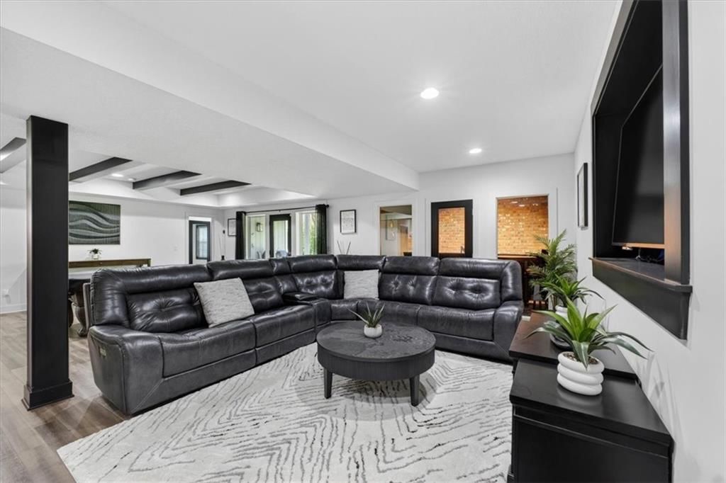1016 Bridgeshire Drive — photo 48