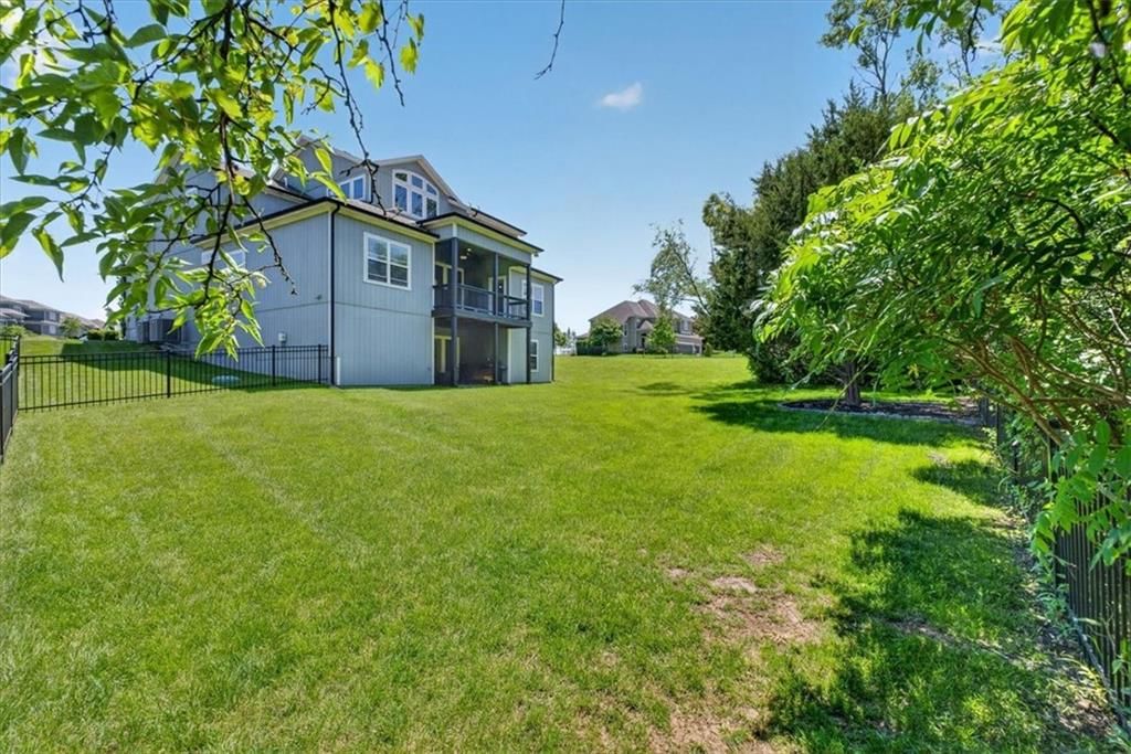 1016 Bridgeshire Drive — photo 64