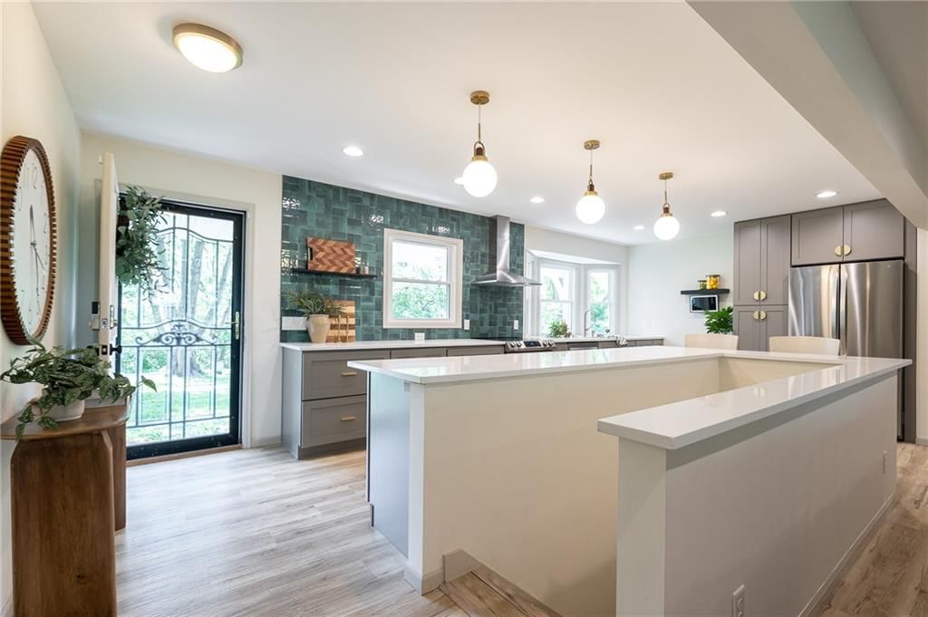 8309 Winchester Avenue — photo 12