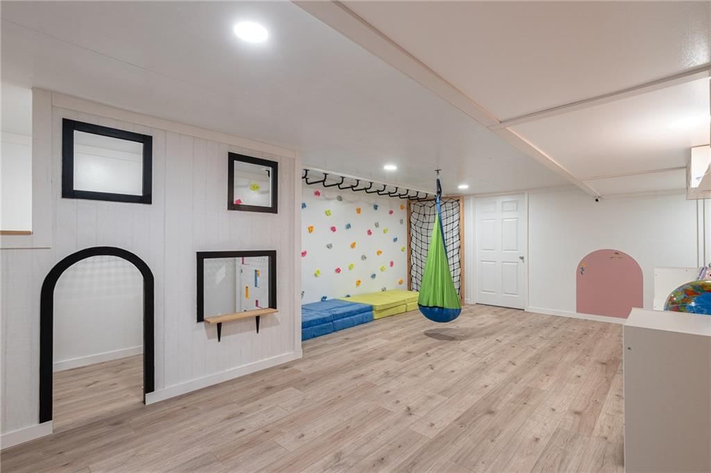 8309 Winchester Avenue — photo 36