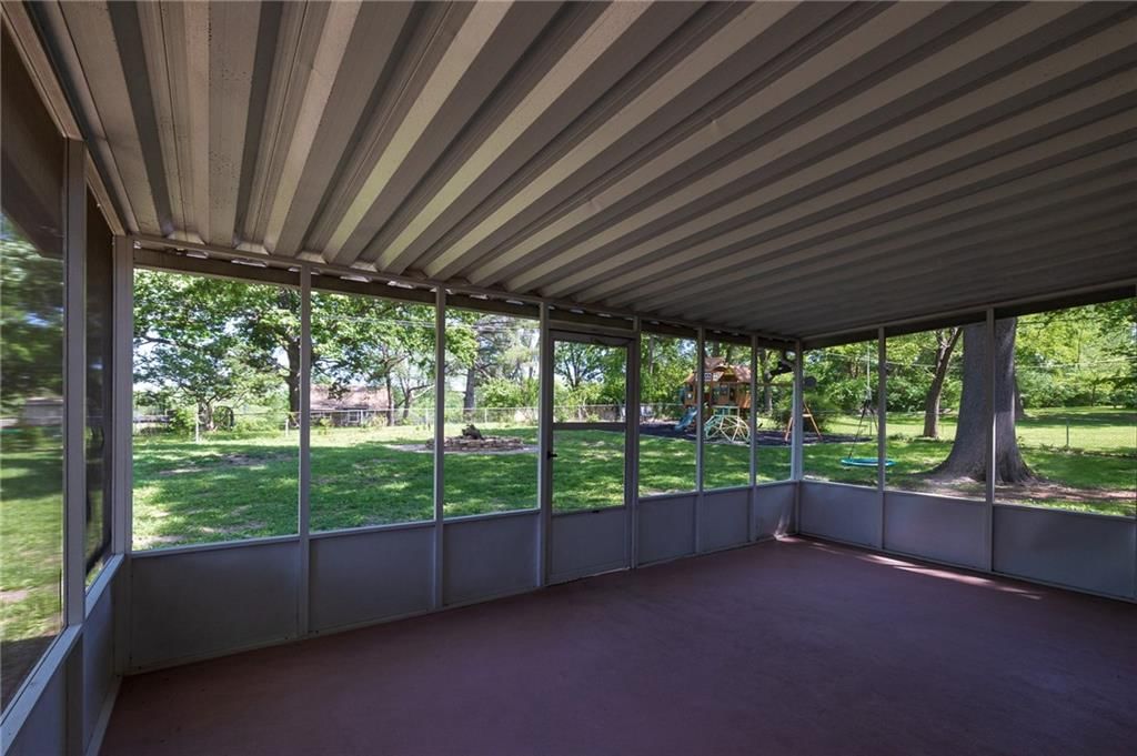 8309 Winchester Avenue — photo 39