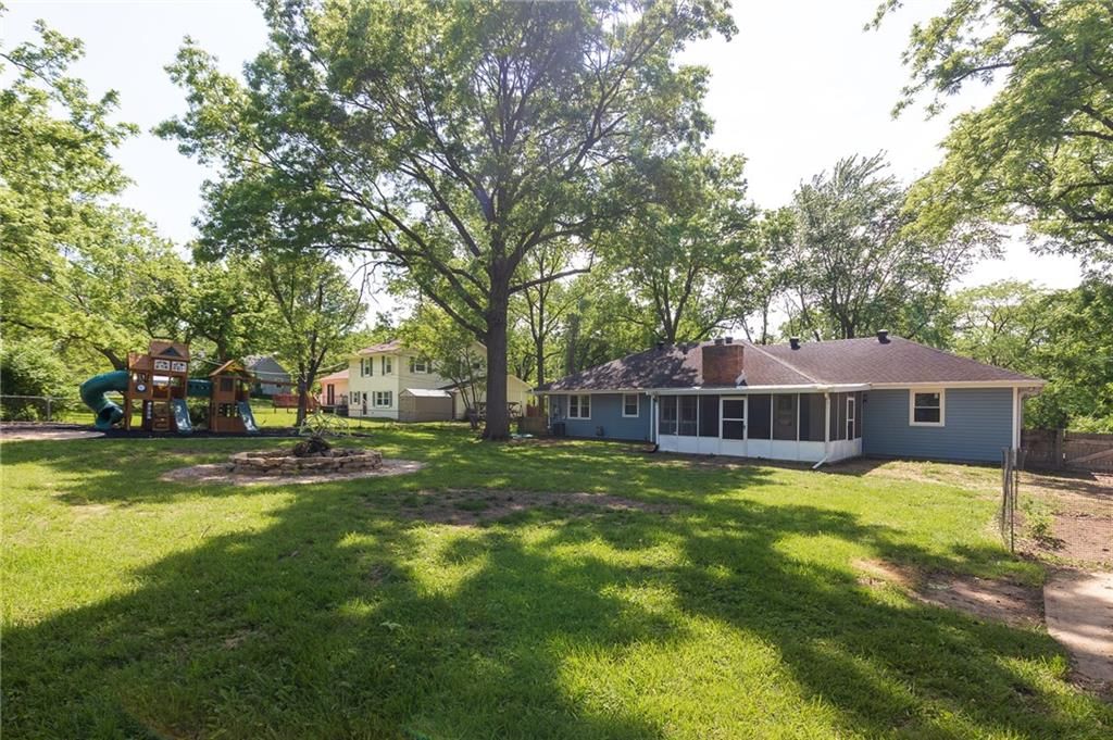 8309 Winchester Avenue — photo 40