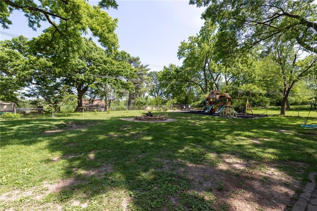 8309 Winchester Avenue — photo 45