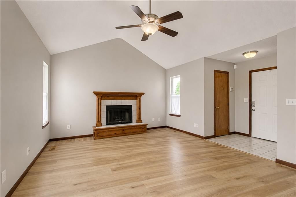 230 W Skylark Street — photo 6