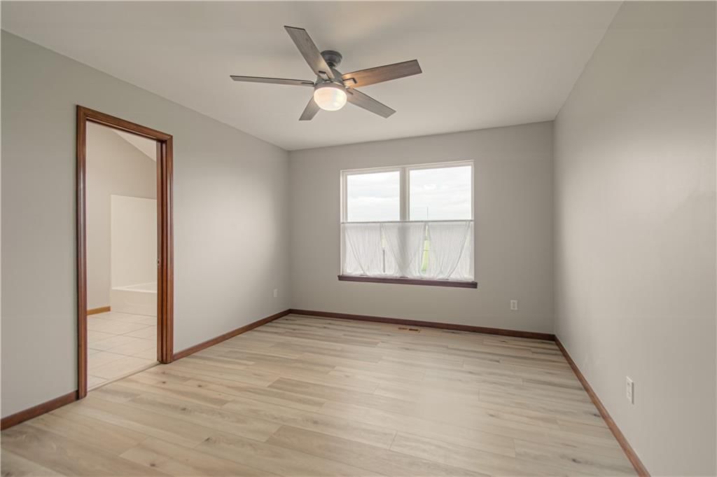 230 W Skylark Street — photo 15