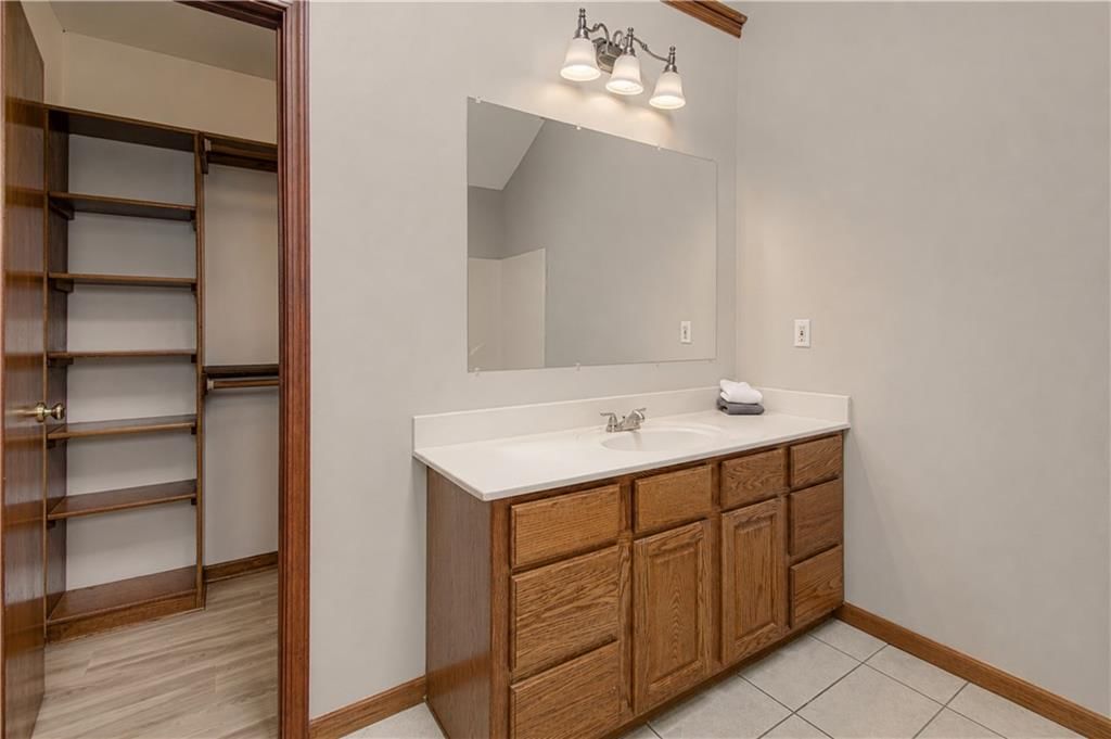 230 W Skylark Street — photo 18