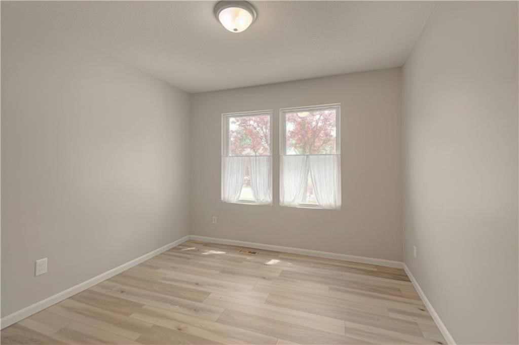 230 W Skylark Street — photo 22