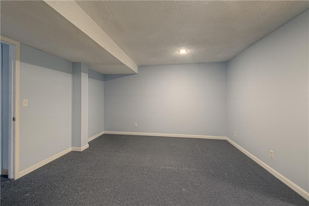 230 W Skylark Street — photo 32