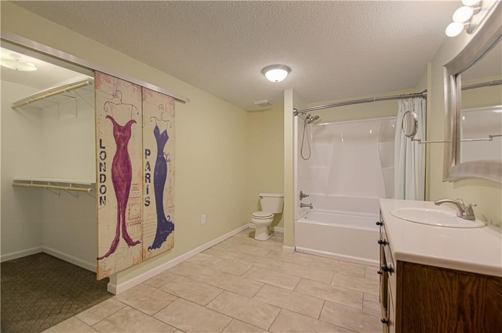 230 W Skylark Street — photo 34