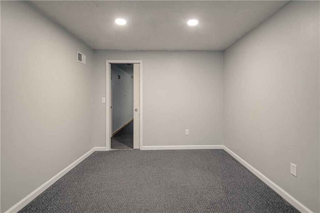 230 W Skylark Street — photo 37