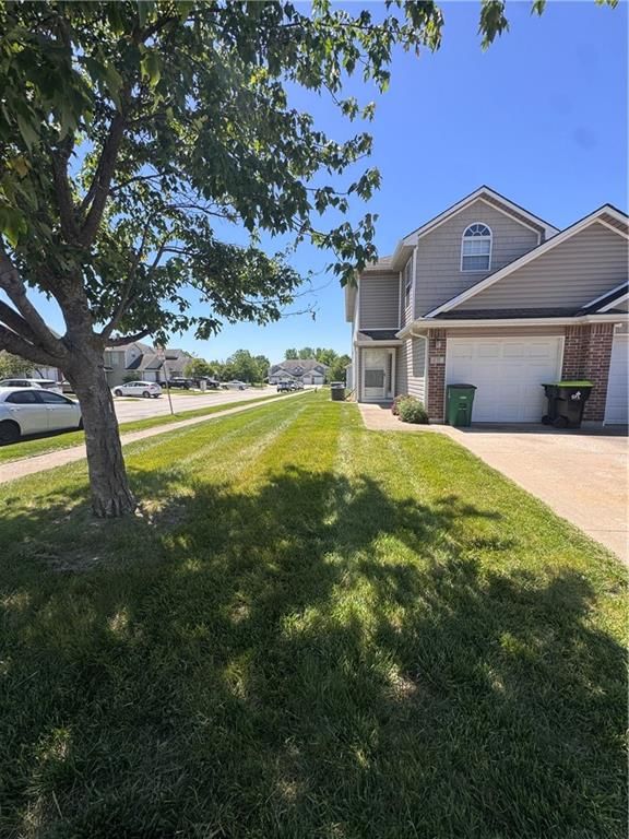 810 Peach Tree Lane — photo 2