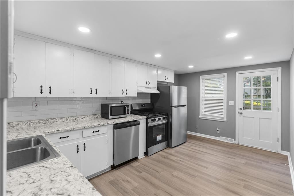 2510 ESSEX Street — photo 8